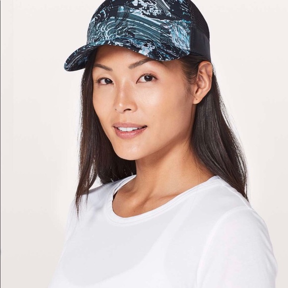 JUST IN ✔️LULULEMON HAT 🧢 - Picture 3 of 8